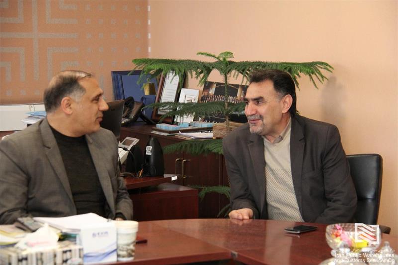 سید عطوف علیزاده در دیدار با مدیر کل گمرک غرب تهران تاکید کرد:  تعامل با گمرک از اصلی ترین فعالیت های شرکت غرب می‌باشد